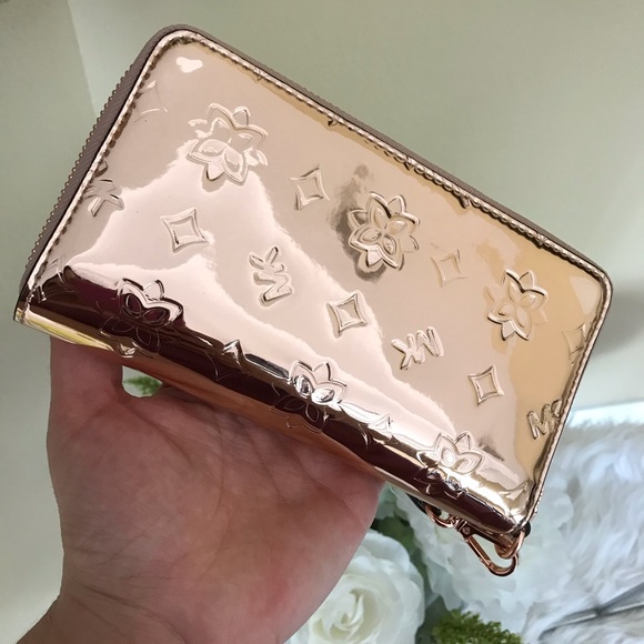 Final sale🎊Michael Kors large flat phone wallet - Picture 5 of 7